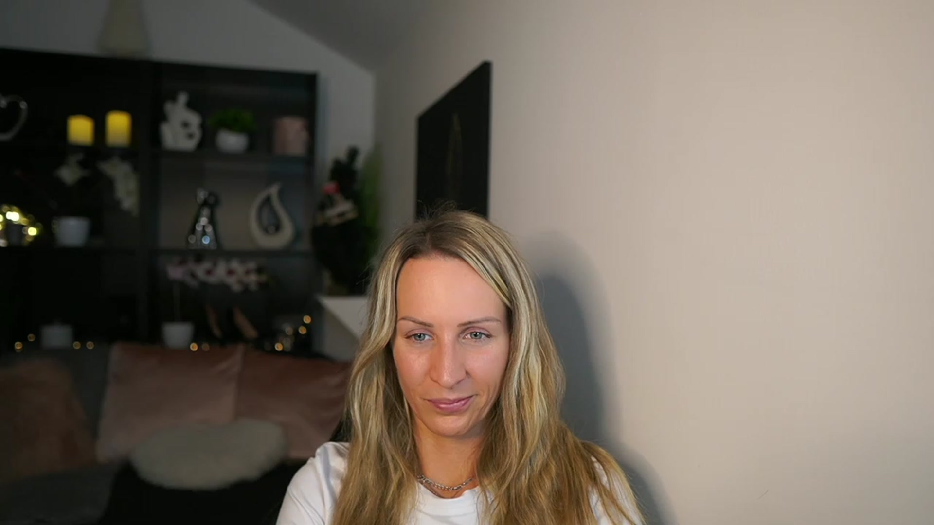 Gallery image thumbnail from Nikki__Sexx__'s myfreecams stream on, 12/11/2023, 21:18 image 17 of 20