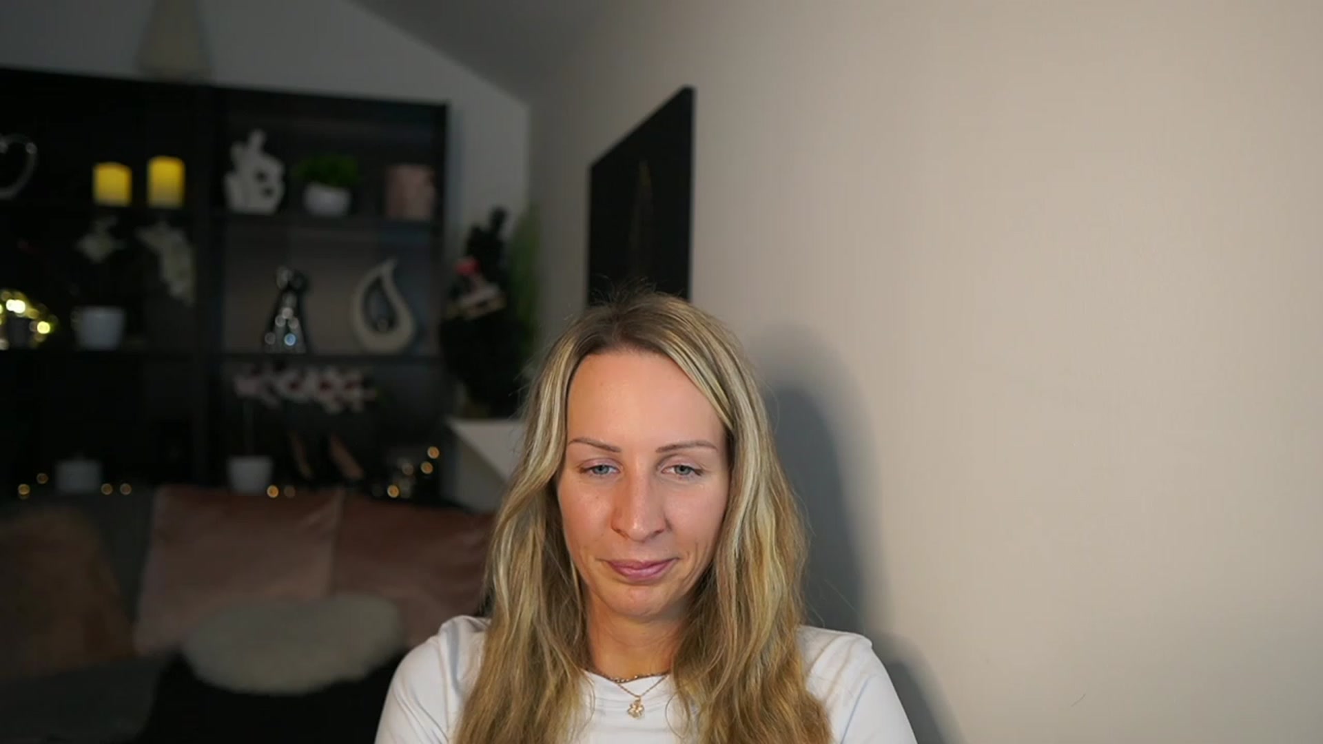 Gallery image thumbnail from Nikki__Sexx__'s myfreecams stream on, 12/11/2023, 21:18 image 14 of 20