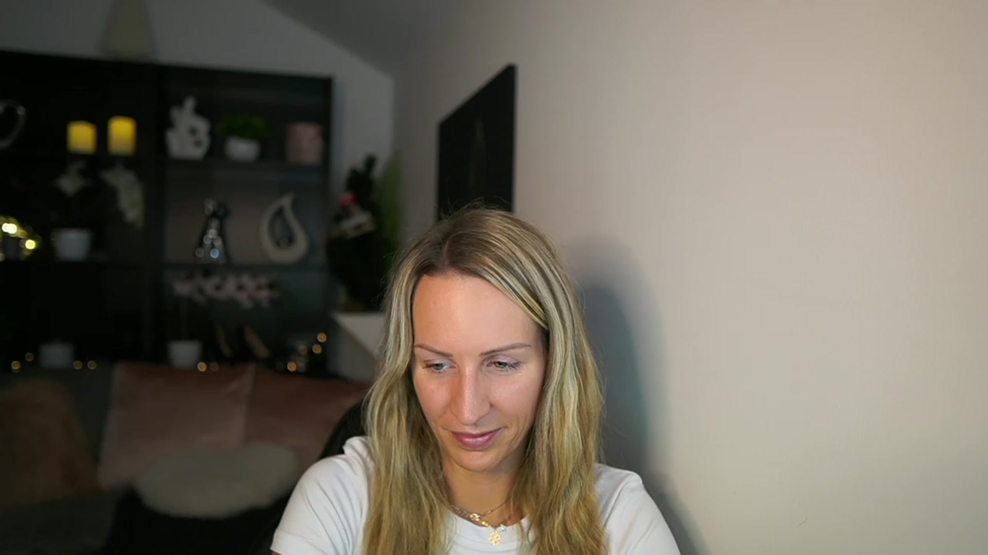 Gallery image thumbnail from Nikki__Sexx__'s myfreecams stream on, 12/11/2023, 21:18 image 10 of 20