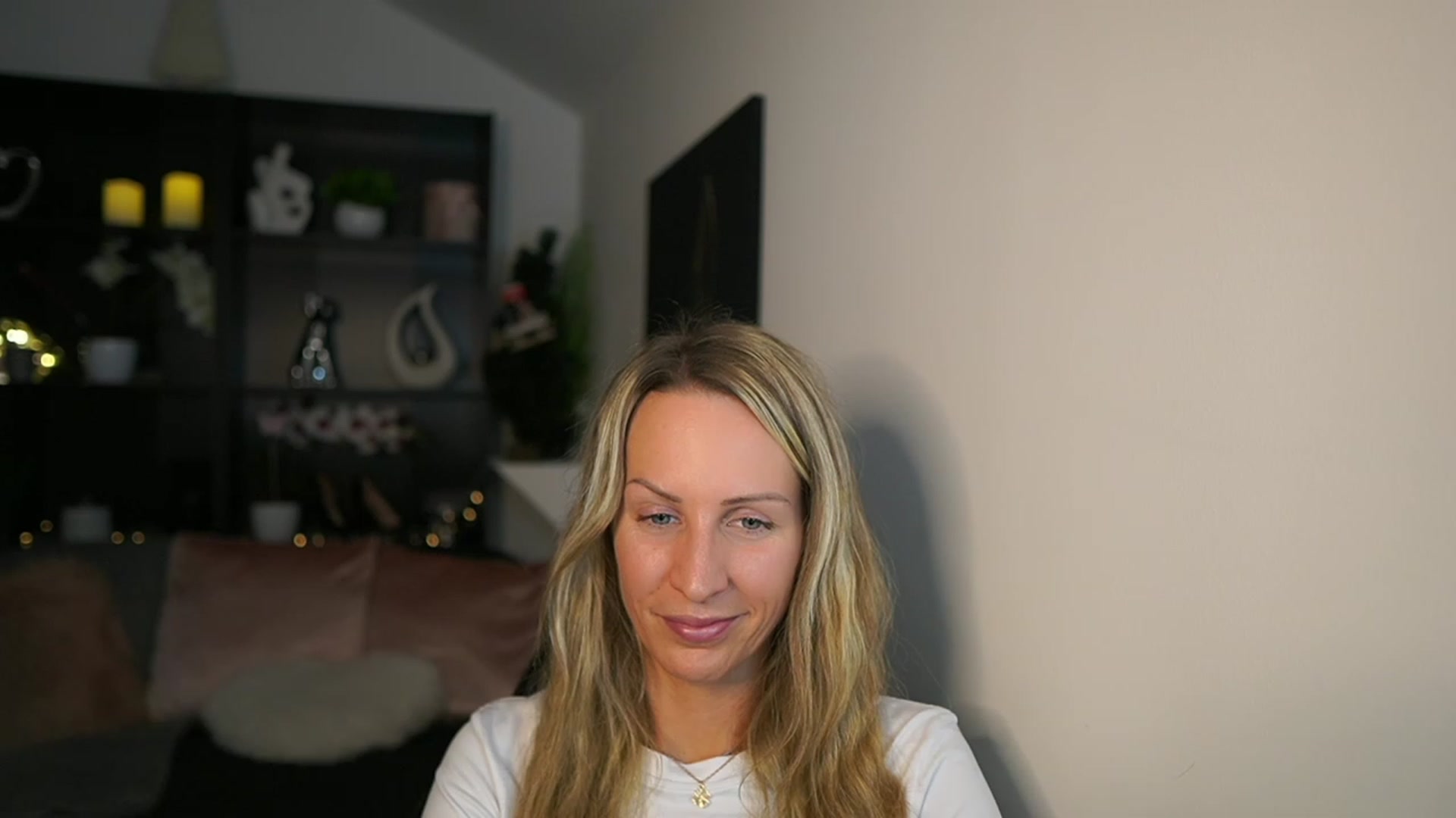 Gallery image thumbnail from Nikki__Sexx__'s myfreecams stream on, 12/11/2023, 21:18 image 13 of 20