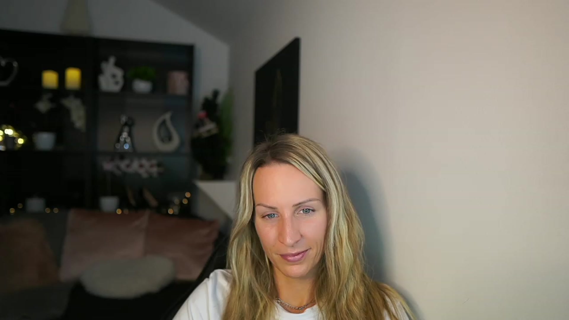 Gallery image thumbnail from Nikki__Sexx__'s myfreecams stream on, 12/11/2023, 21:18 image 20 of 20