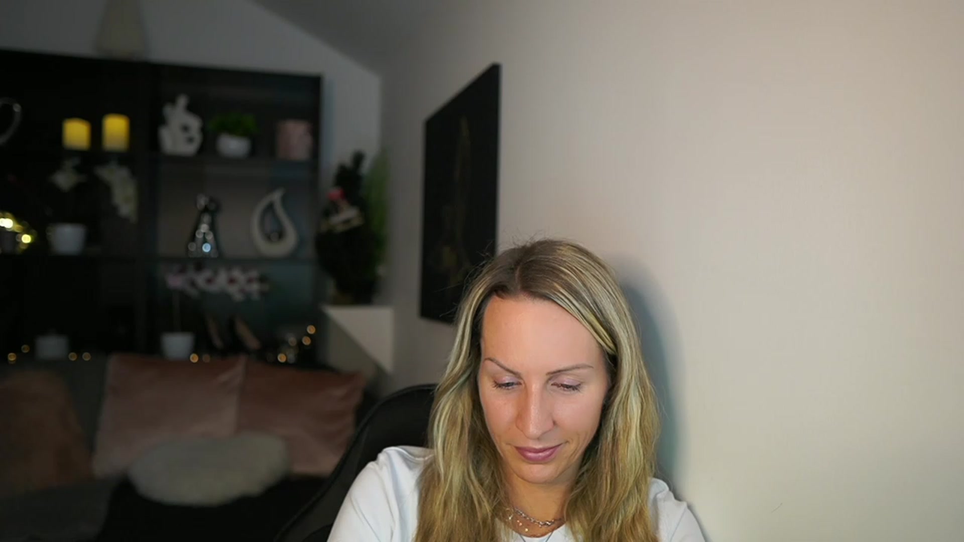 Gallery image thumbnail from Nikki__Sexx__'s myfreecams stream on, 12/11/2023, 21:47 image 17 of 20