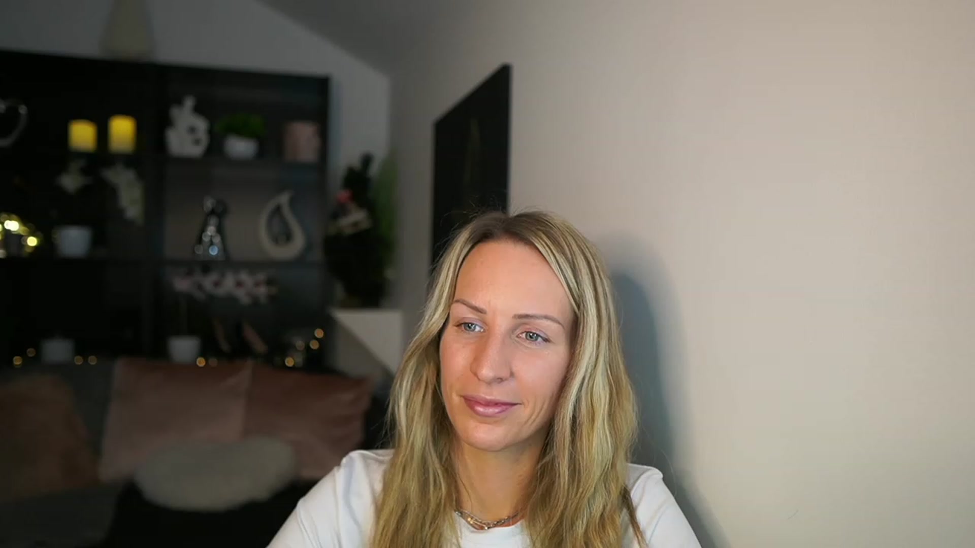 Gallery image thumbnail from Nikki__Sexx__'s myfreecams stream on, 12/11/2023, 21:47 image 3 of 20