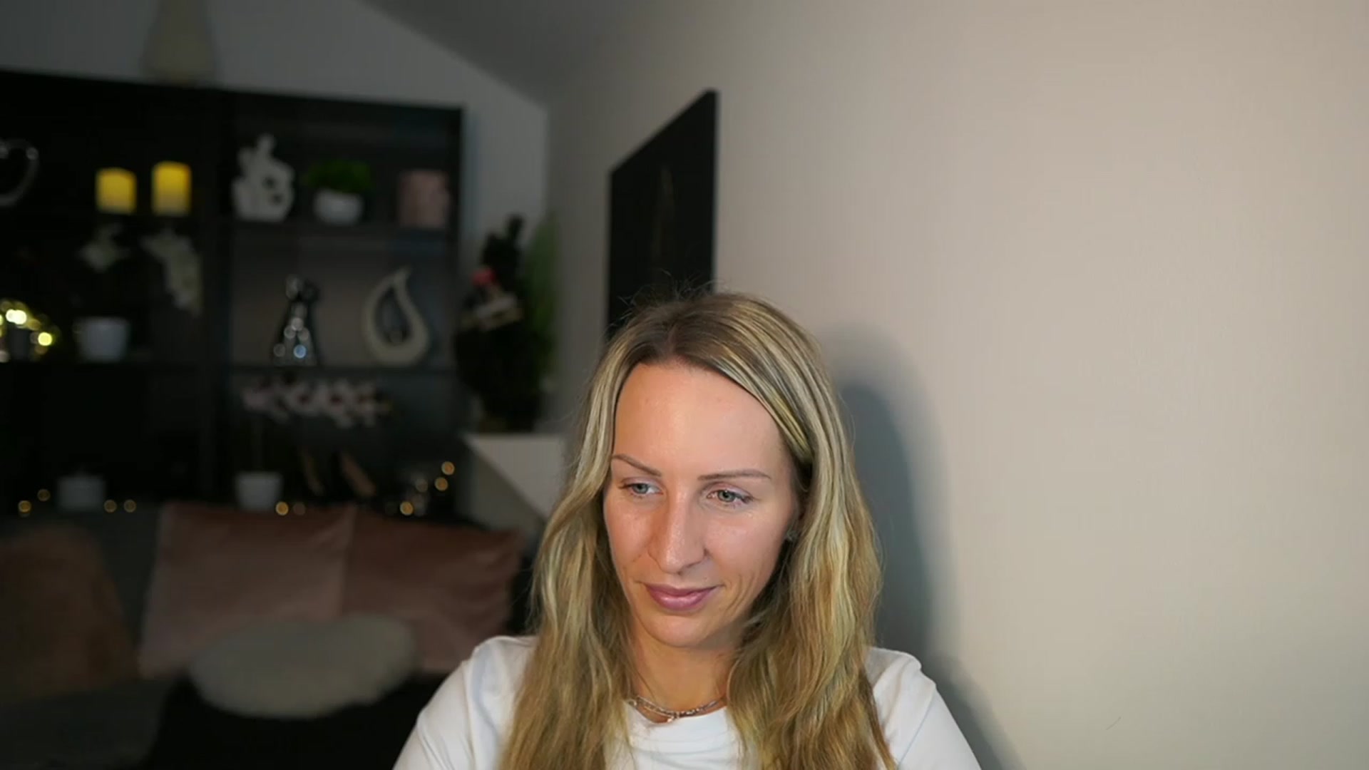 Gallery image thumbnail from Nikki__Sexx__'s myfreecams stream on, 12/11/2023, 21:47 image 4 of 20