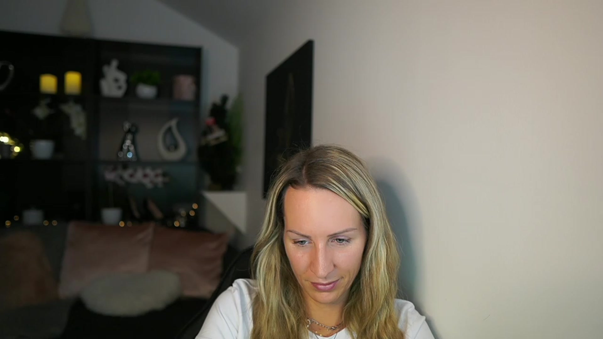 Gallery image thumbnail from Nikki__Sexx__'s myfreecams stream on, 12/11/2023, 21:47 image 13 of 20