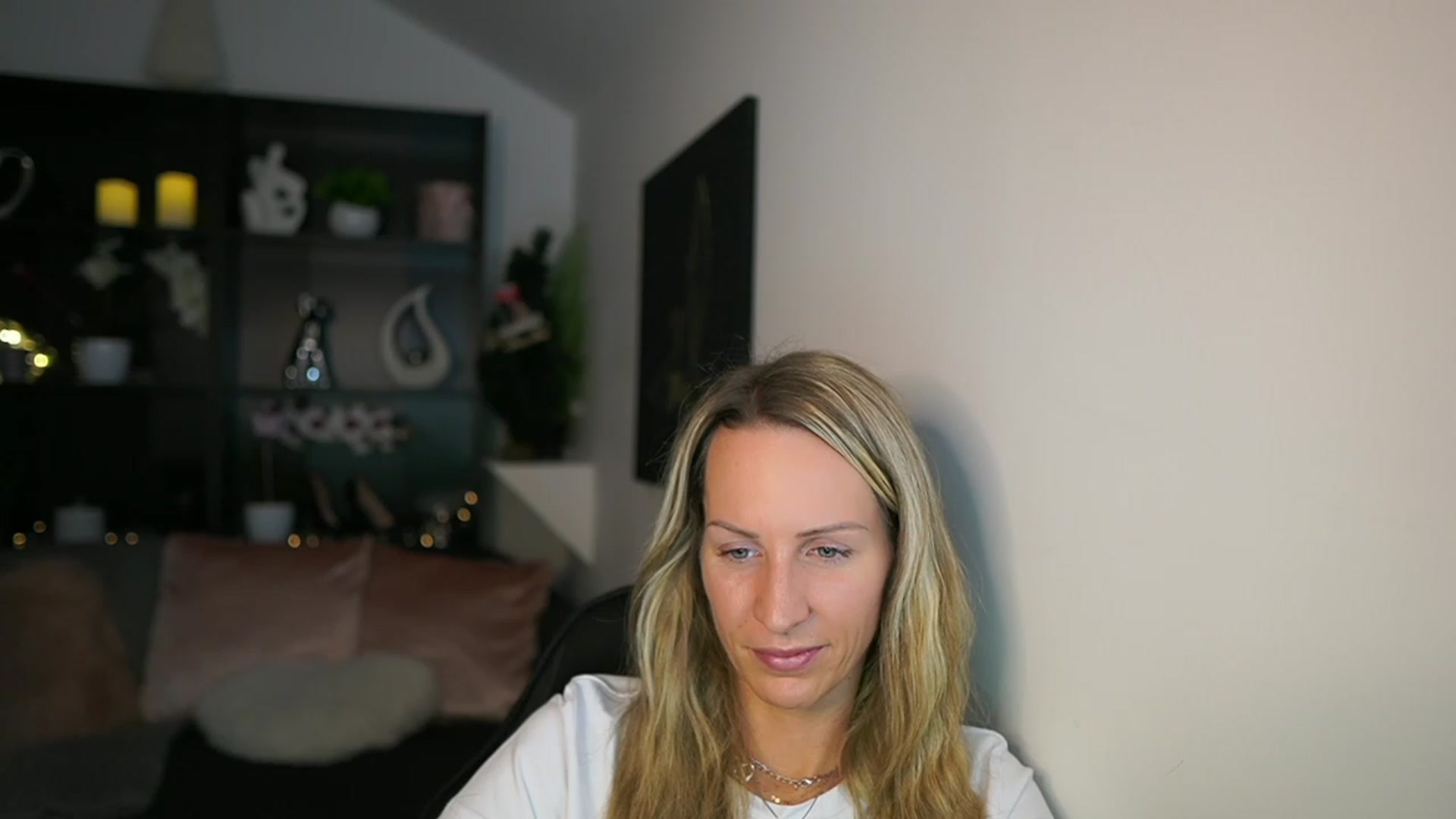 Gallery image thumbnail from Nikki__Sexx__'s myfreecams stream on, 12/11/2023, 21:47 image 14 of 20
