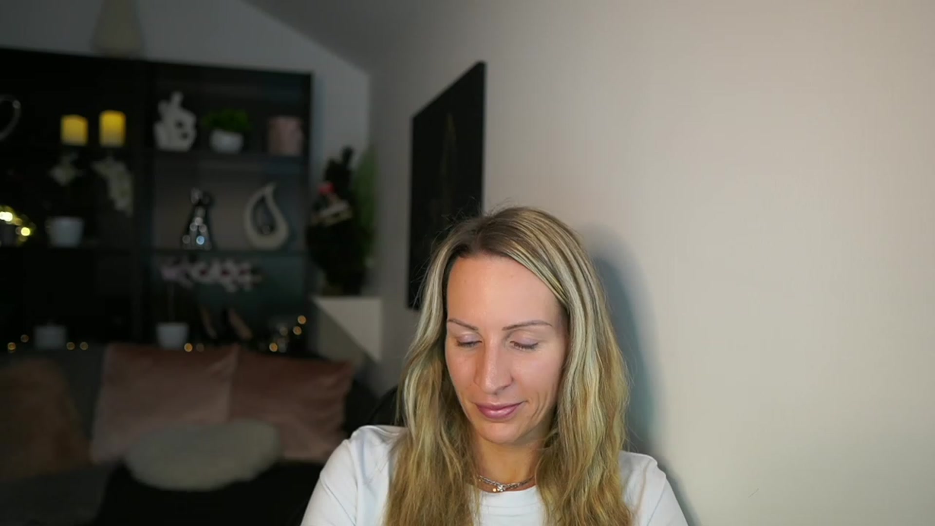 Gallery image thumbnail from Nikki__Sexx__'s myfreecams stream on, 12/11/2023, 21:47 image 10 of 20