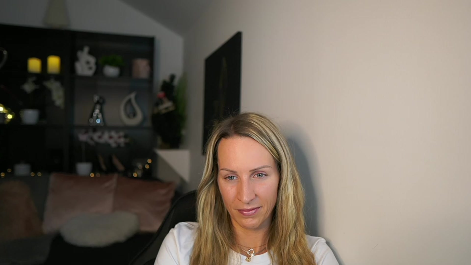 Gallery image thumbnail from Nikki__Sexx__'s myfreecams stream on, 12/11/2023, 22:45 image 18 of 20