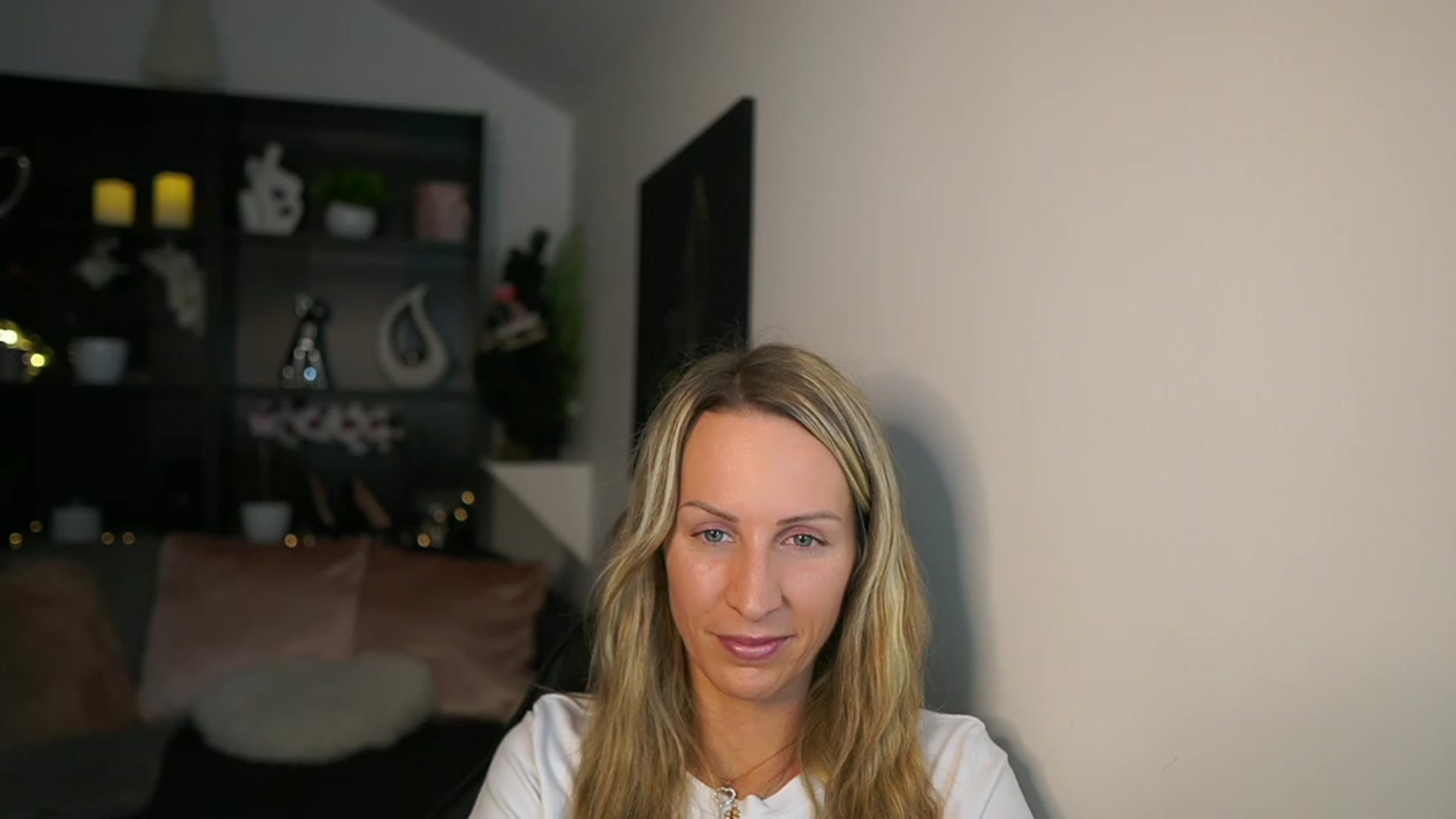 Gallery image thumbnail from Nikki__Sexx__'s myfreecams stream on, 12/11/2023, 22:45 image 10 of 20