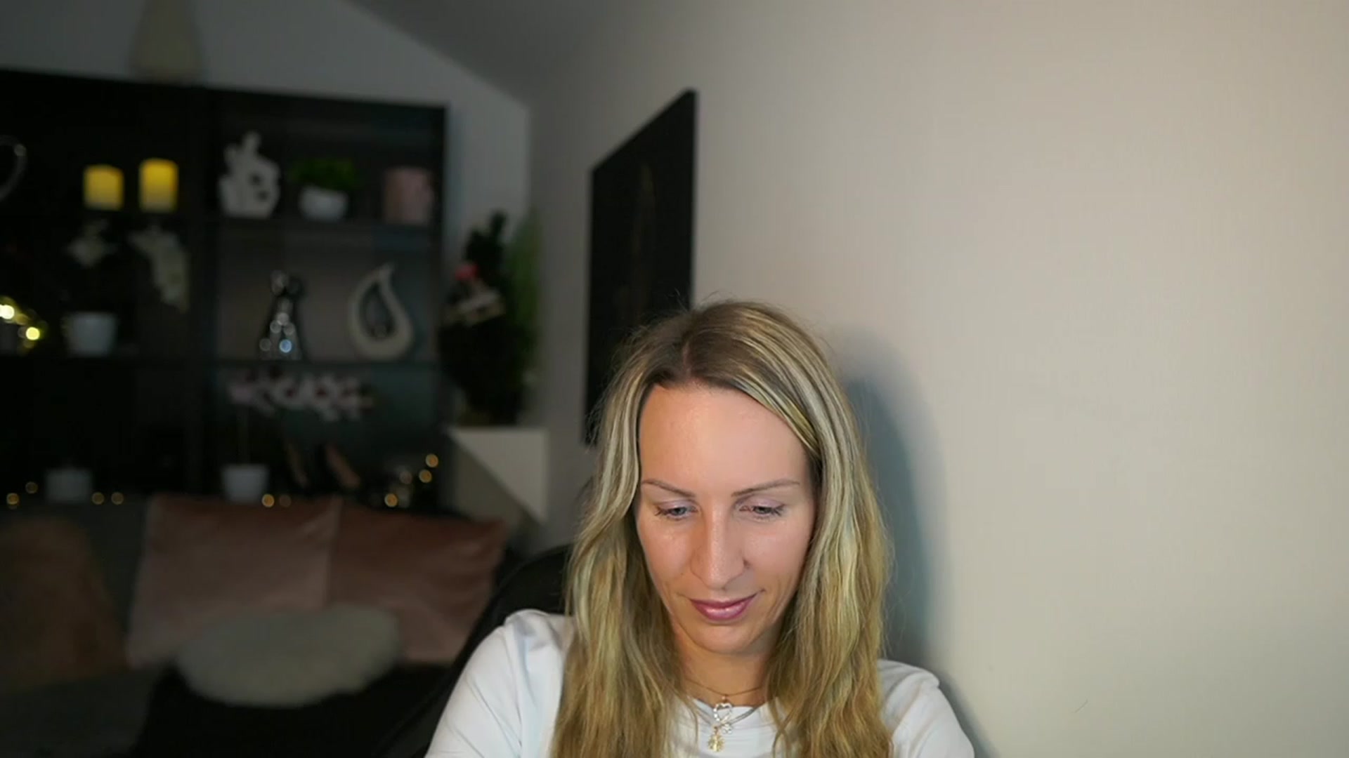 Gallery image thumbnail from Nikki__Sexx__'s myfreecams stream on, 12/11/2023, 22:45 image 15 of 20