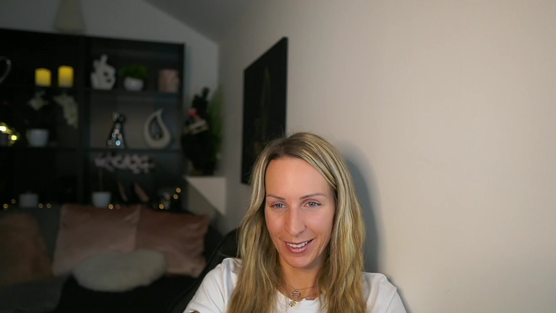 Gallery image thumbnail from Nikki__Sexx__'s myfreecams stream on, 12/11/2023, 22:45 image 9 of 20