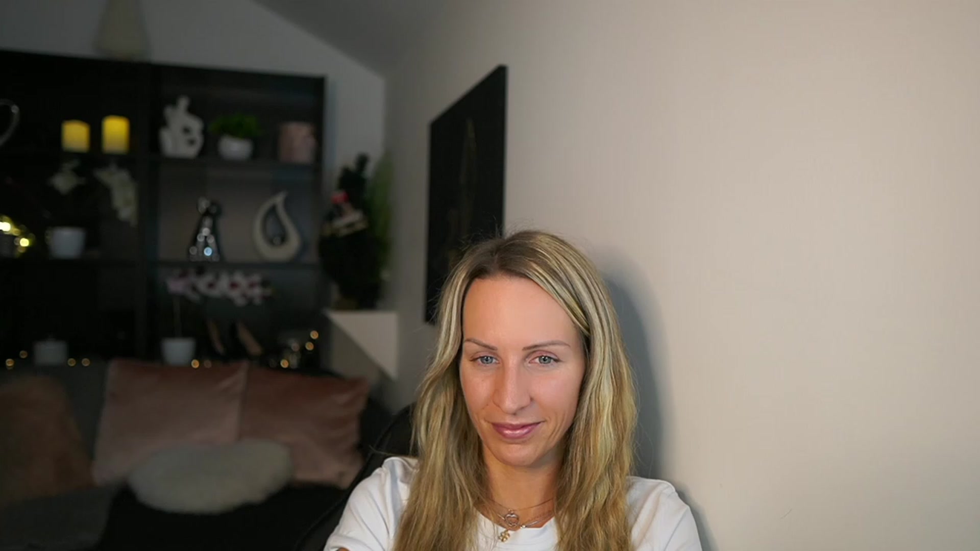 Gallery image thumbnail from Nikki__Sexx__'s myfreecams stream on, 12/11/2023, 22:45 image 7 of 20