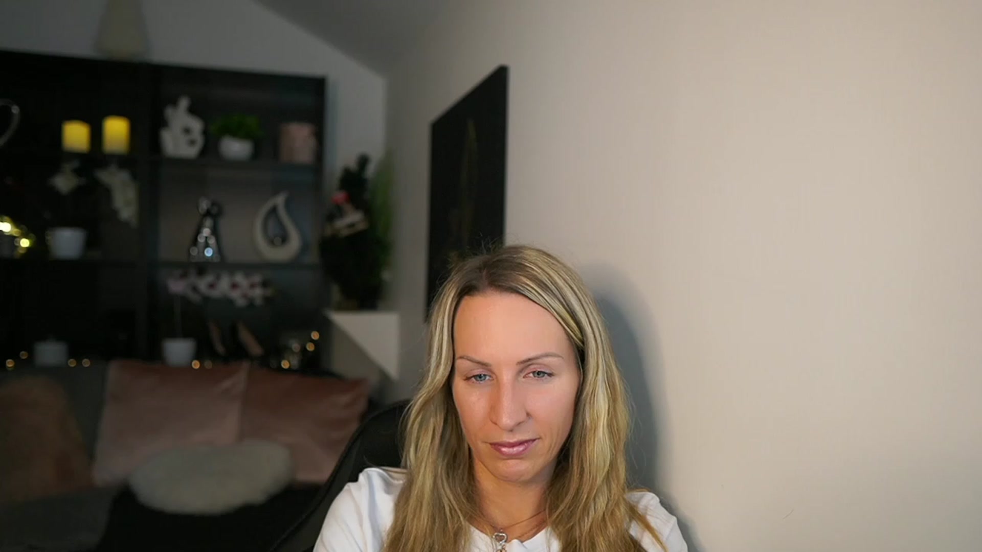 Gallery image thumbnail from Nikki__Sexx__'s myfreecams stream on, 12/11/2023, 22:45 image 11 of 20