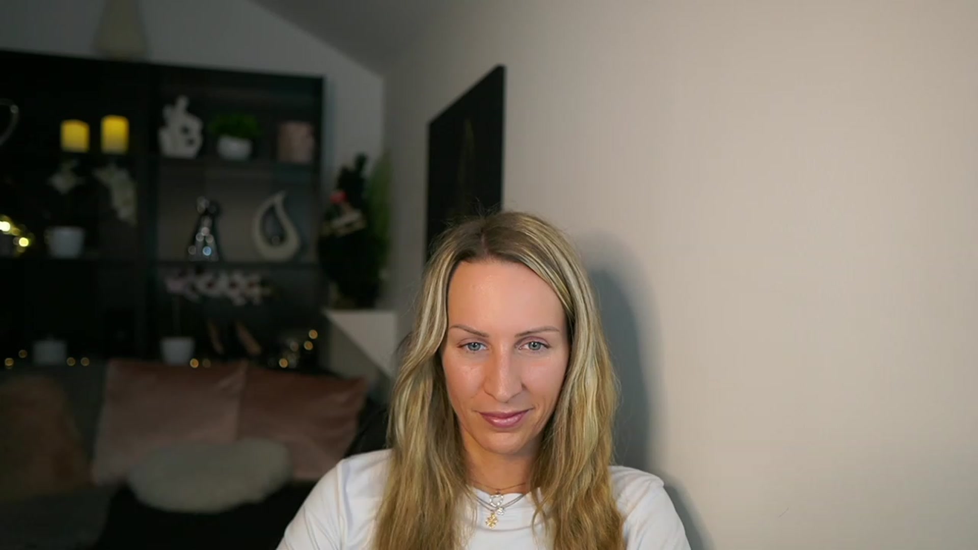 Gallery image thumbnail from Nikki__Sexx__'s myfreecams stream on, 12/11/2023, 22:45 image 14 of 20