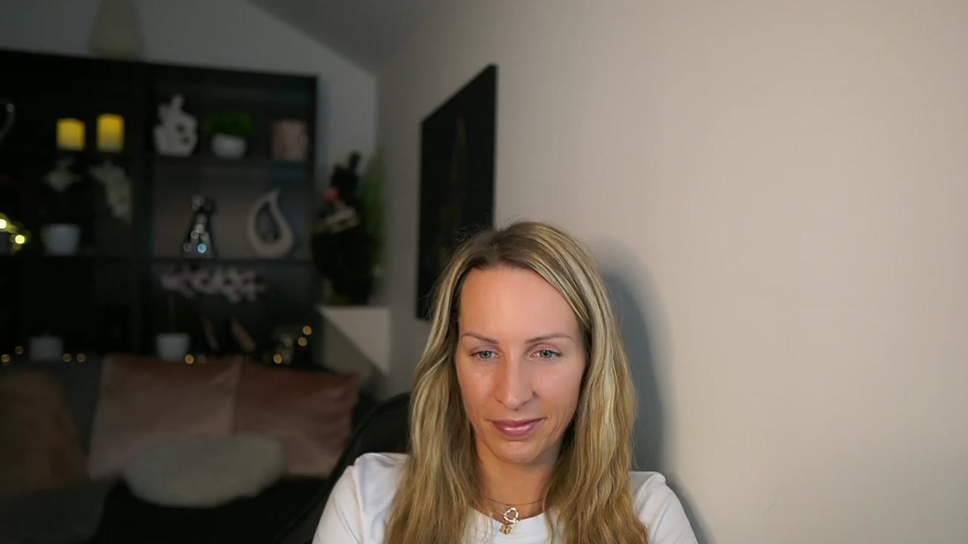 Gallery image thumbnail from Nikki__Sexx__'s myfreecams stream on, 12/11/2023, 22:45 image 17 of 20