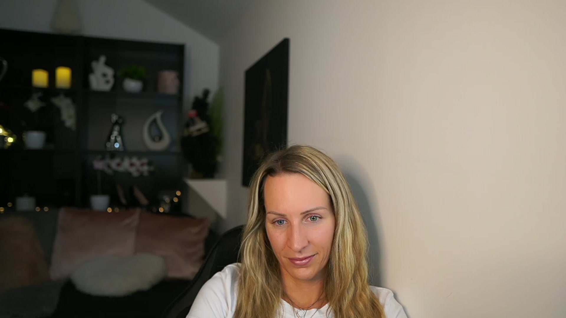 Gallery image thumbnail from Nikki__Sexx__'s myfreecams stream on, 12/11/2023, 23:55 image 10 of 20