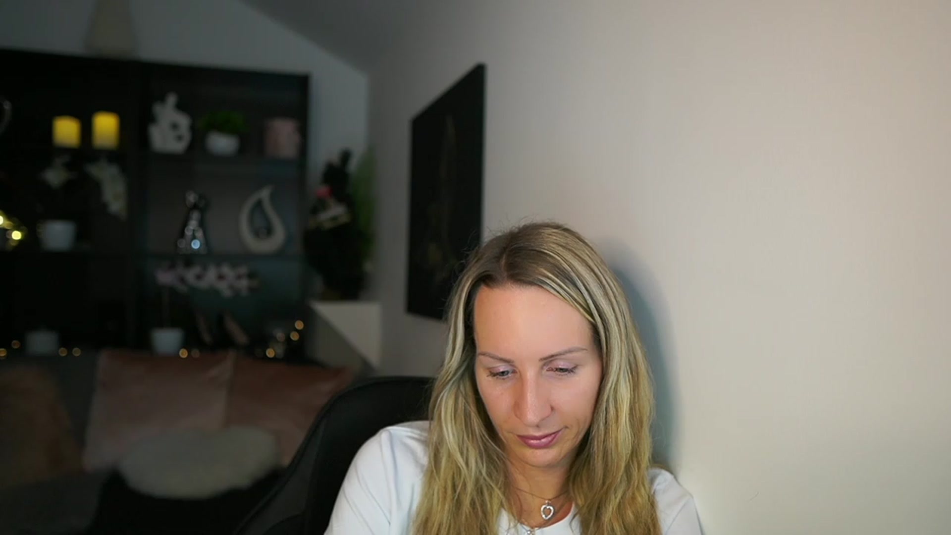 Gallery image thumbnail from Nikki__Sexx__'s myfreecams stream on, 12/11/2023, 23:55 image 4 of 20