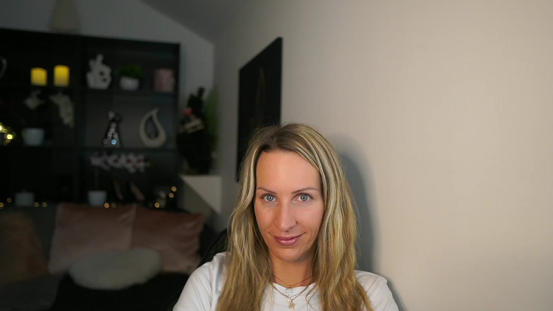 Gallery image thumbnail from Nikki__Sexx__'s myfreecams stream on, 12/11/2023, 23:55 image 15 of 20