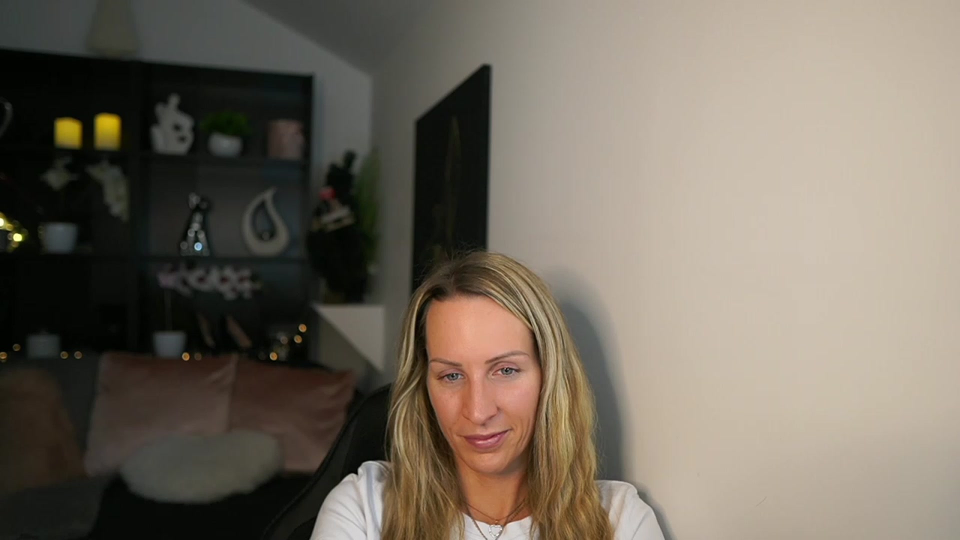 Gallery image thumbnail from Nikki__Sexx__'s myfreecams stream on, 12/11/2023, 23:55 image 8 of 20