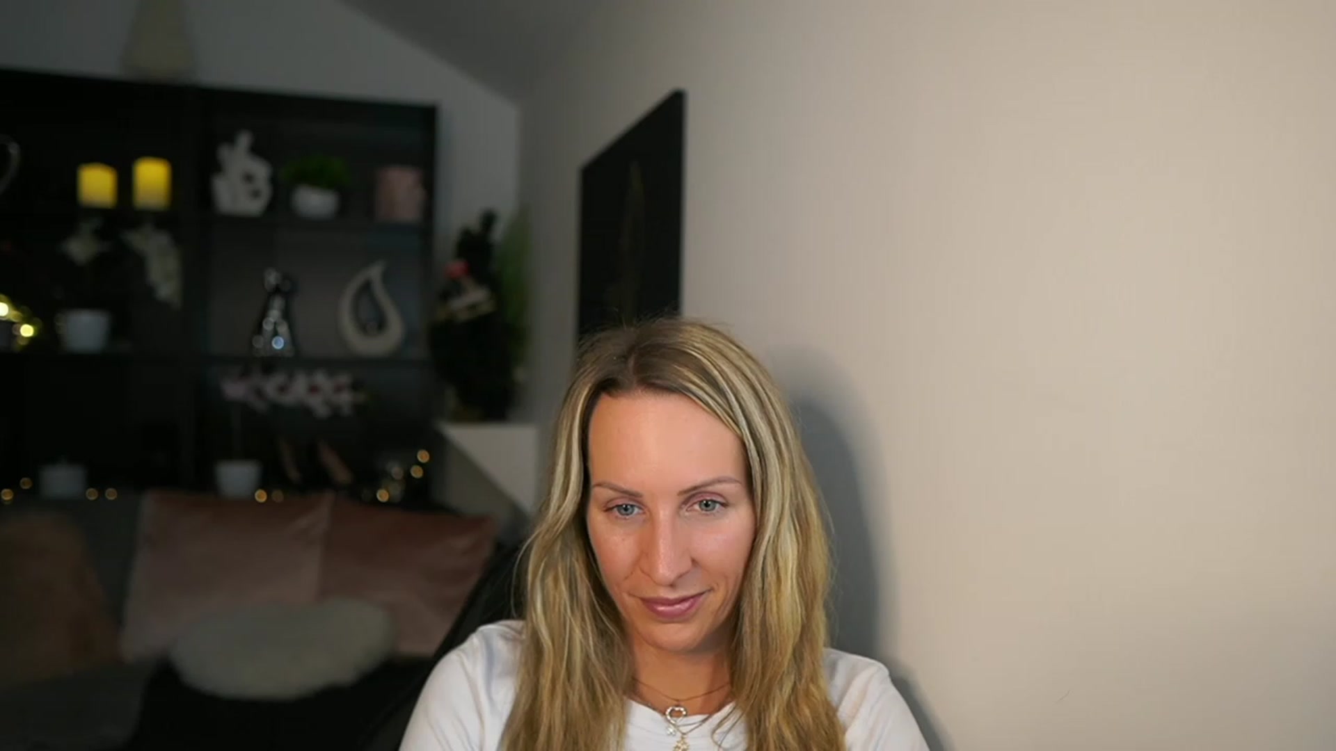 Gallery image thumbnail from Nikki__Sexx__'s myfreecams stream on, 12/11/2023, 23:55 image 16 of 20