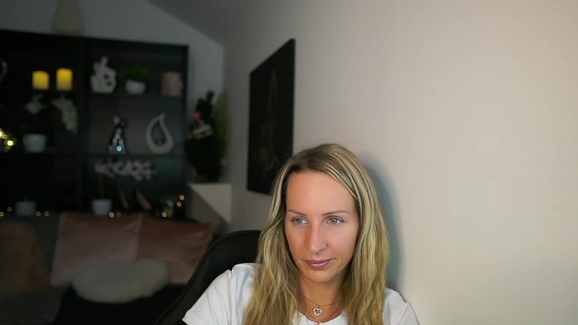 Gallery image thumbnail from Nikki__Sexx__'s myfreecams stream on, 12/11/2023, 23:55 image 3 of 20
