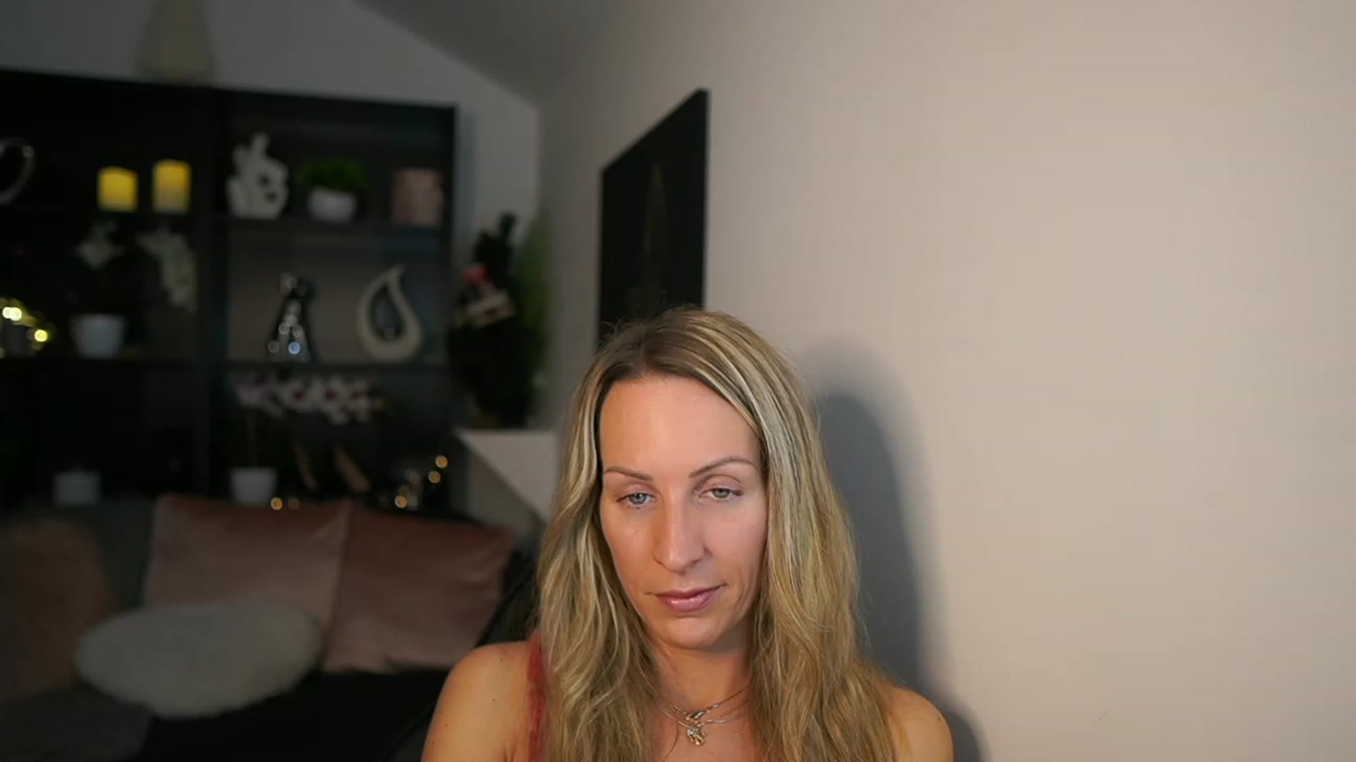 Gallery image thumbnail from Nikki__Sexx__'s myfreecams stream on, 12/12/2023, 22:32 image 20 of 20