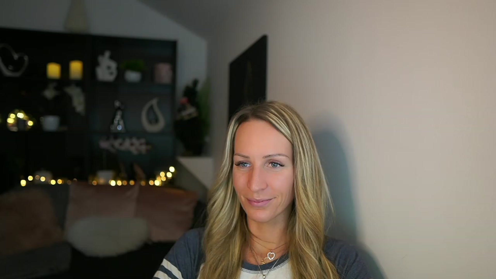 Gallery image thumbnail from Nikki__Sexx__'s myfreecams stream on, 12/14/2023, 19:41 image 12 of 20