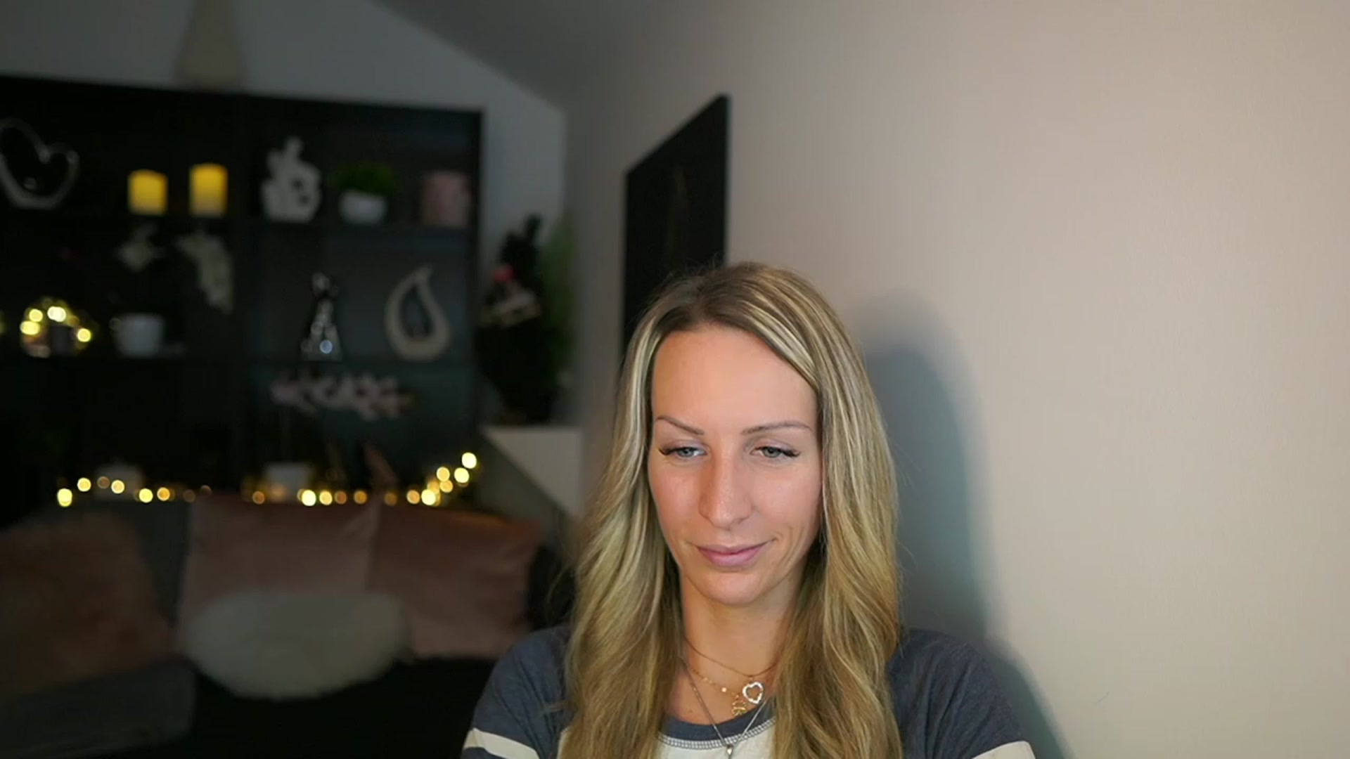 Gallery image thumbnail from Nikki__Sexx__'s myfreecams stream on, 12/14/2023, 19:41 image 13 of 20