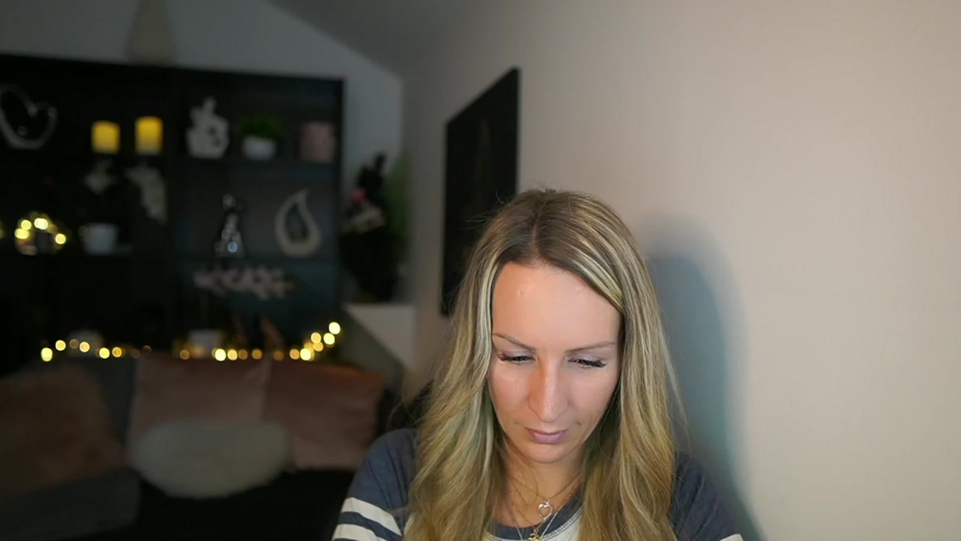 Gallery image thumbnail from Nikki__Sexx__'s myfreecams stream on, 12/14/2023, 19:41 image 9 of 20