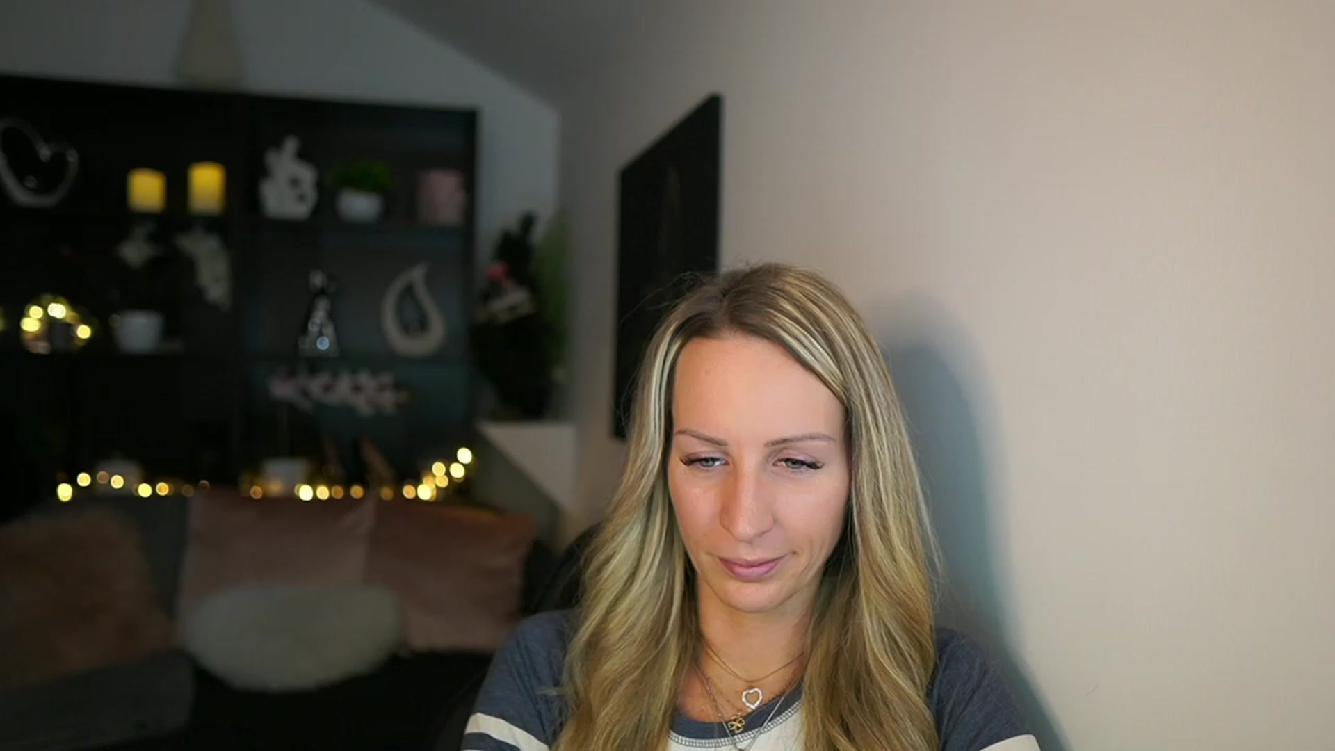 Gallery image thumbnail from Nikki__Sexx__'s myfreecams stream on, 12/14/2023, 19:41 image 11 of 20