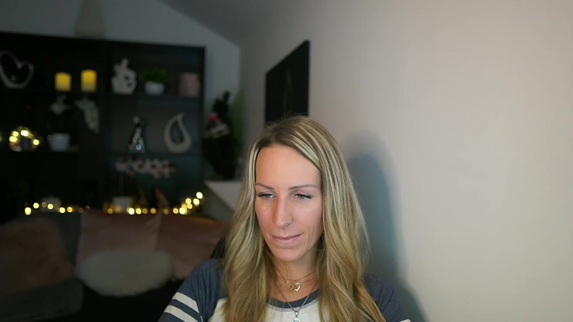 Gallery image thumbnail from Nikki__Sexx__'s myfreecams stream on, 12/14/2023, 19:41 image 2 of 20