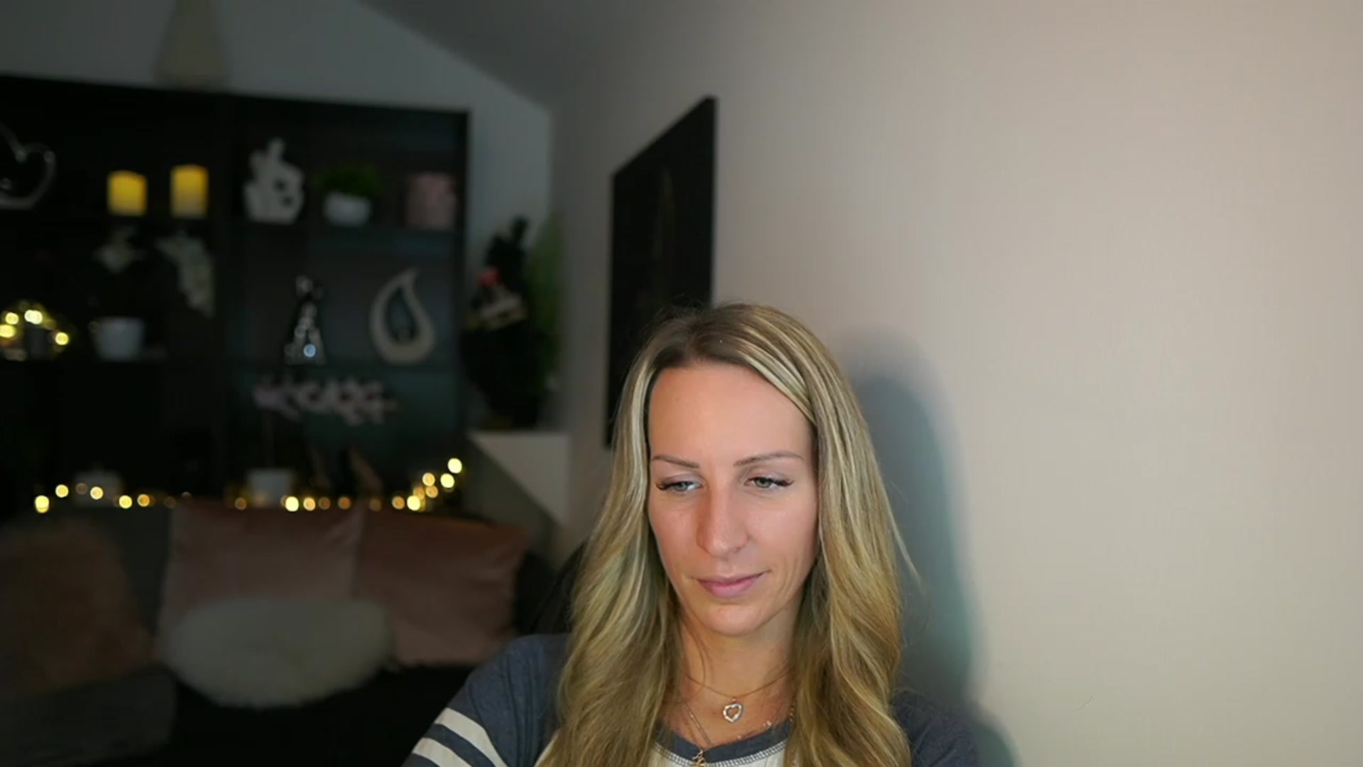 Gallery image thumbnail from Nikki__Sexx__'s myfreecams stream on, 12/14/2023, 21:27 image 3 of 20