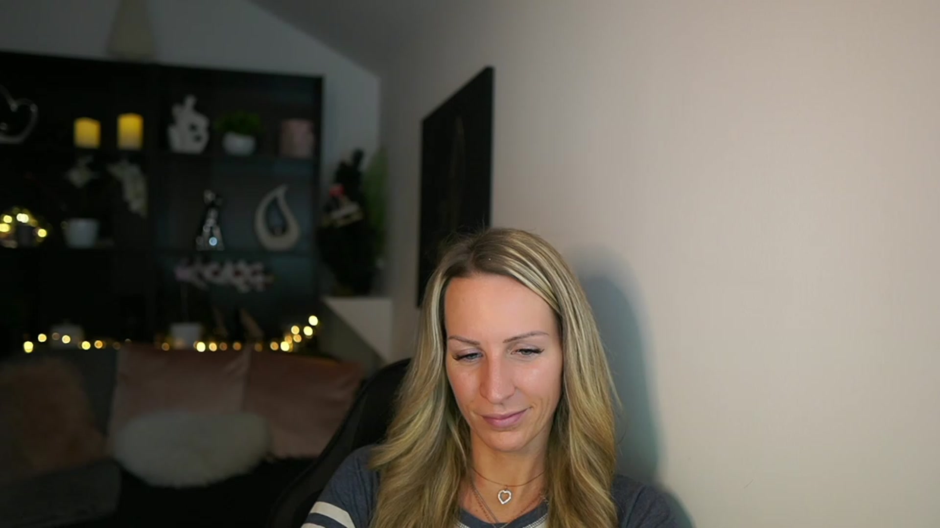 Gallery image thumbnail from Nikki__Sexx__'s myfreecams stream on, 12/14/2023, 21:27 image 13 of 20