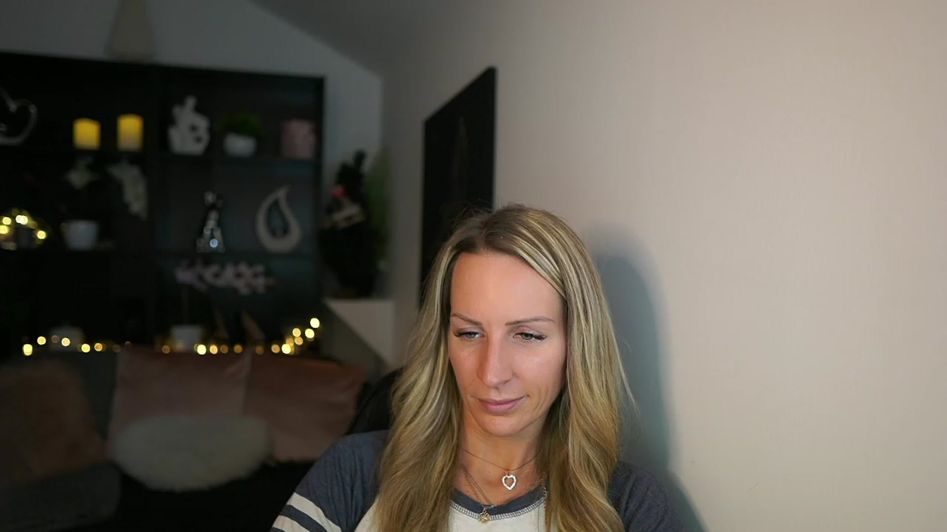 Gallery image thumbnail from Nikki__Sexx__'s myfreecams stream on, 12/14/2023, 21:27 image 6 of 20