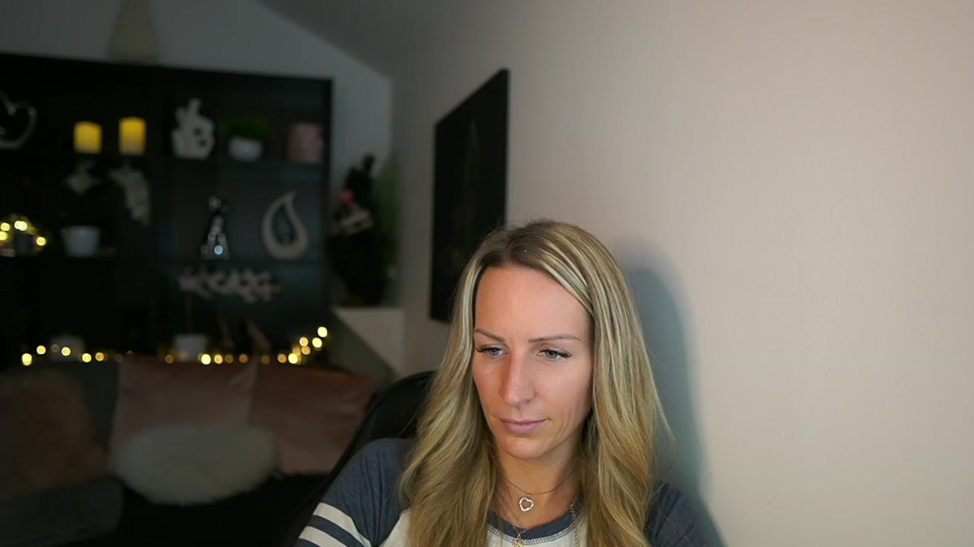 Gallery image thumbnail from Nikki__Sexx__'s myfreecams stream on, 12/14/2023, 21:27 image 19 of 20