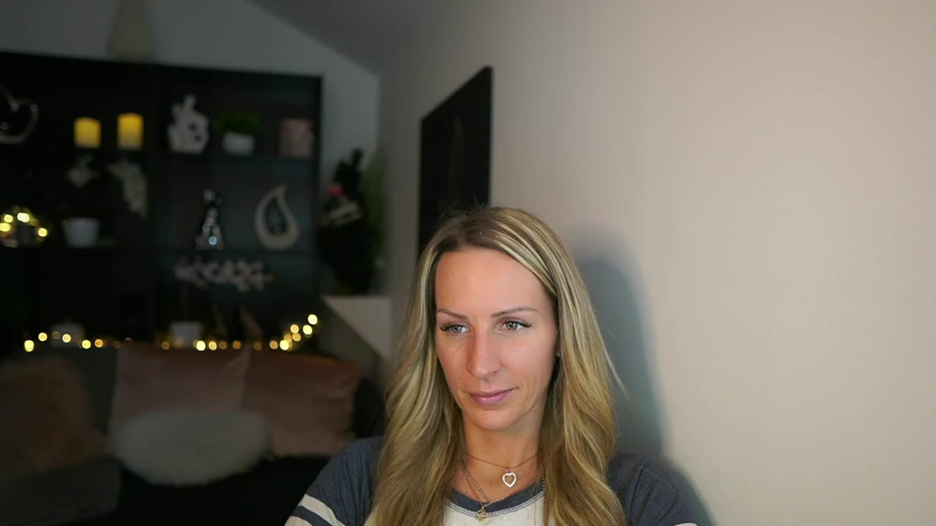 Gallery image thumbnail from Nikki__Sexx__'s myfreecams stream on, 12/14/2023, 21:27 image 7 of 20