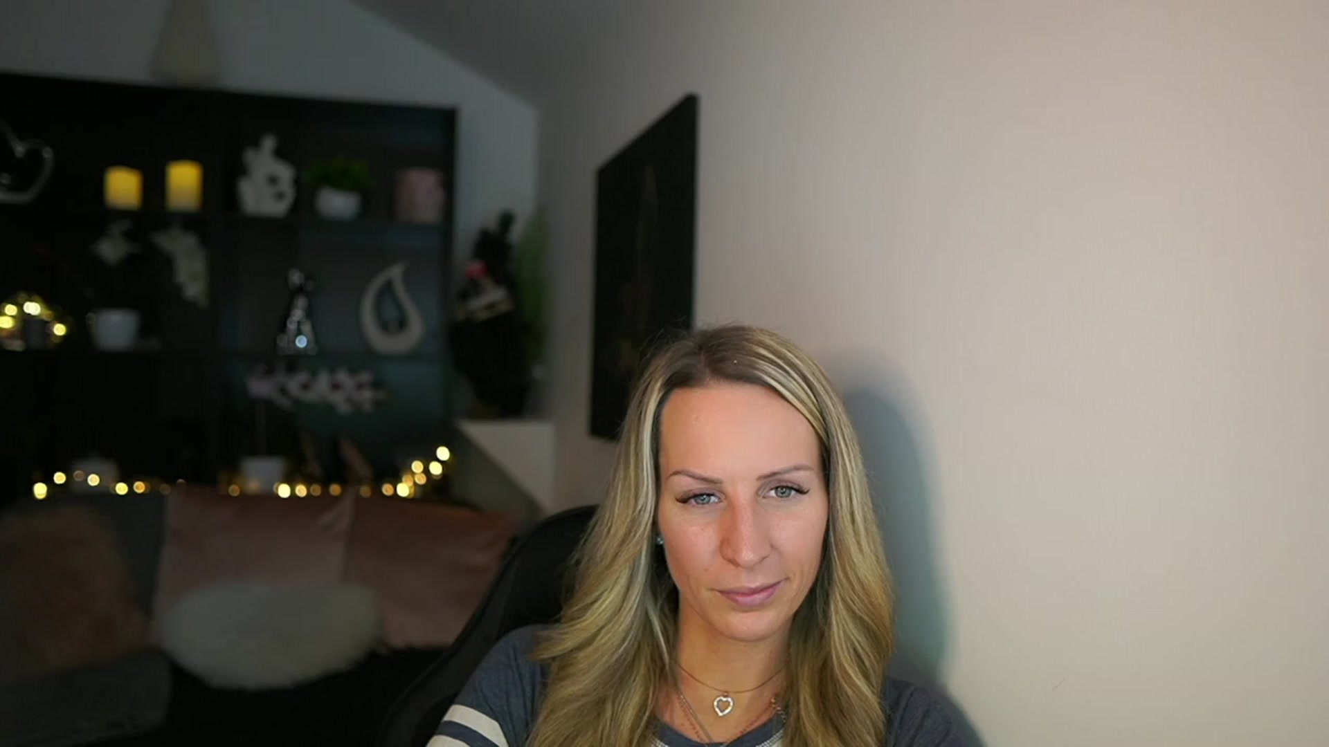Gallery image thumbnail from Nikki__Sexx__'s myfreecams stream on, 12/14/2023, 21:27 image 12 of 20
