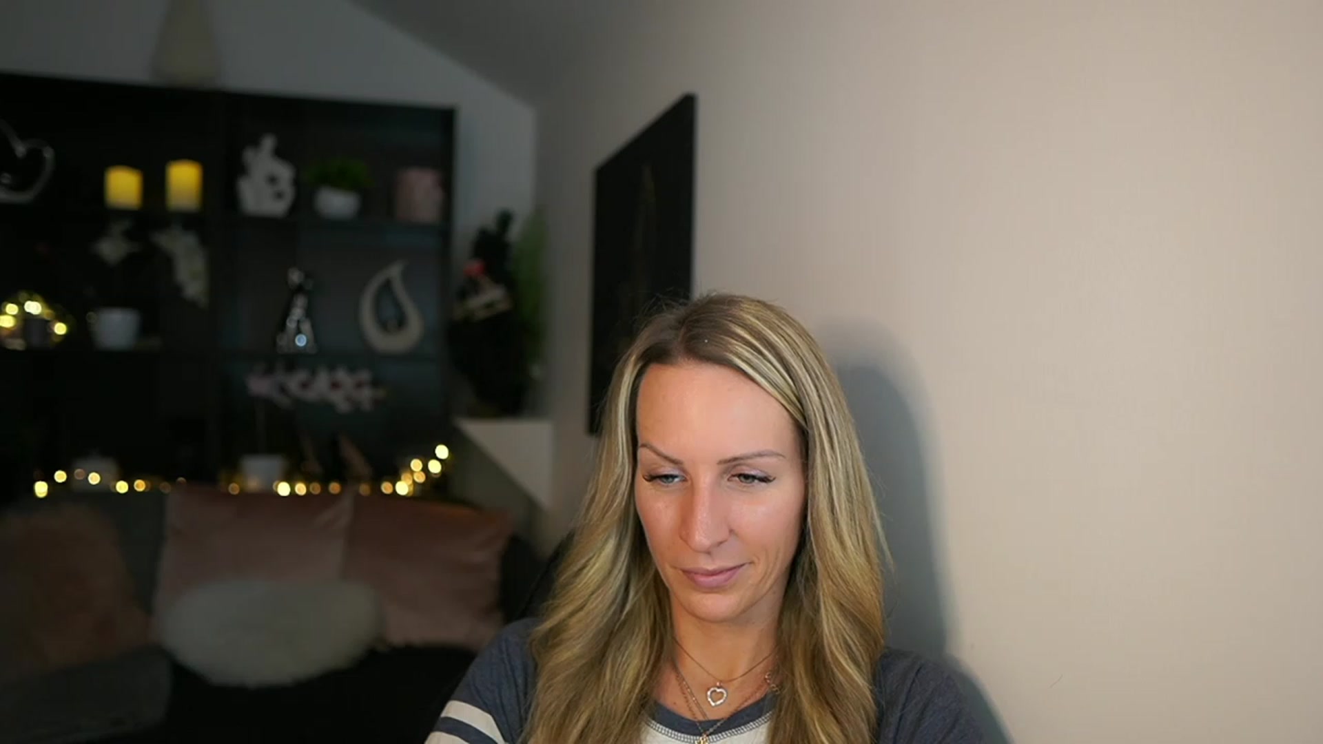 Gallery image thumbnail from Nikki__Sexx__'s myfreecams stream on, 12/14/2023, 21:27 image 9 of 20
