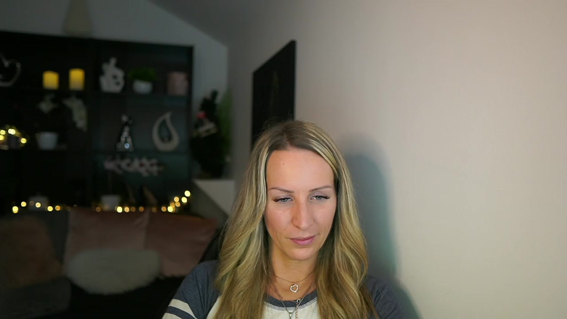 Gallery image thumbnail from Nikki__Sexx__'s myfreecams stream on, 12/14/2023, 22:20 image 14 of 20