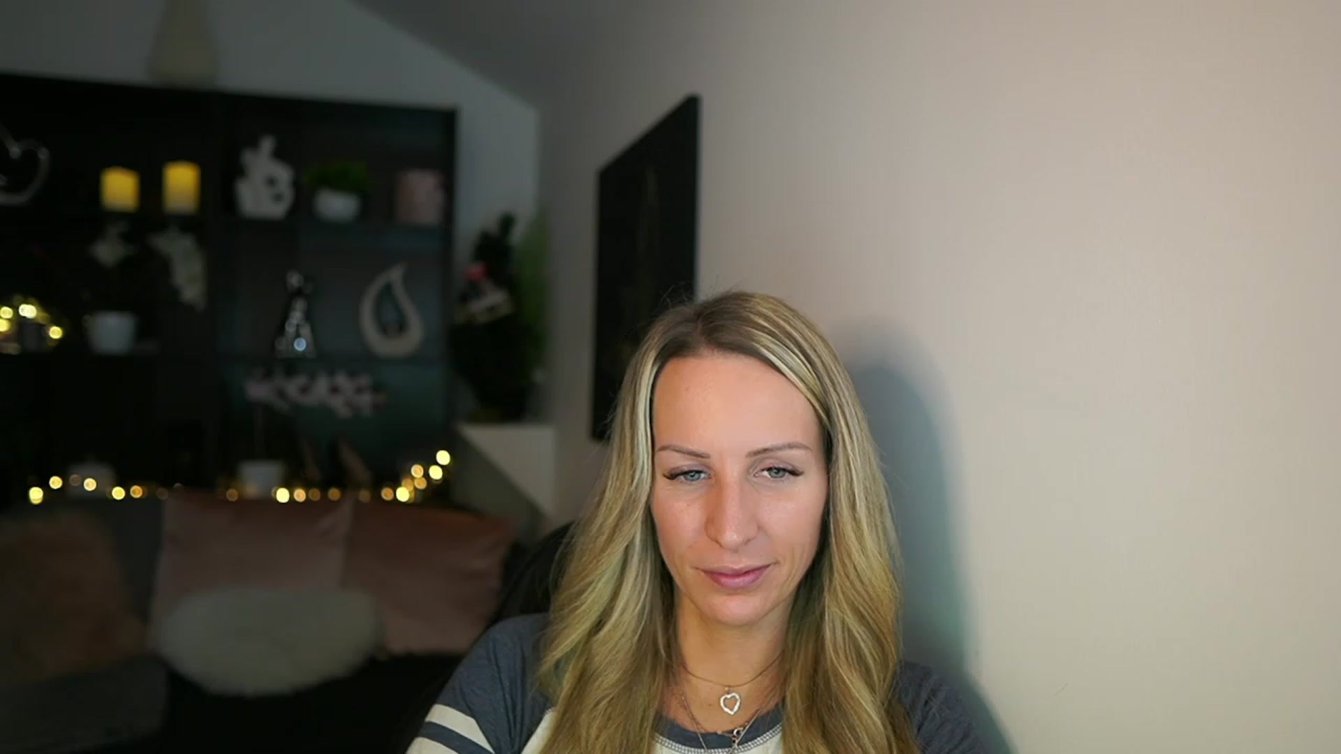 Gallery image thumbnail from Nikki__Sexx__'s myfreecams stream on, 12/14/2023, 22:20 image 16 of 20