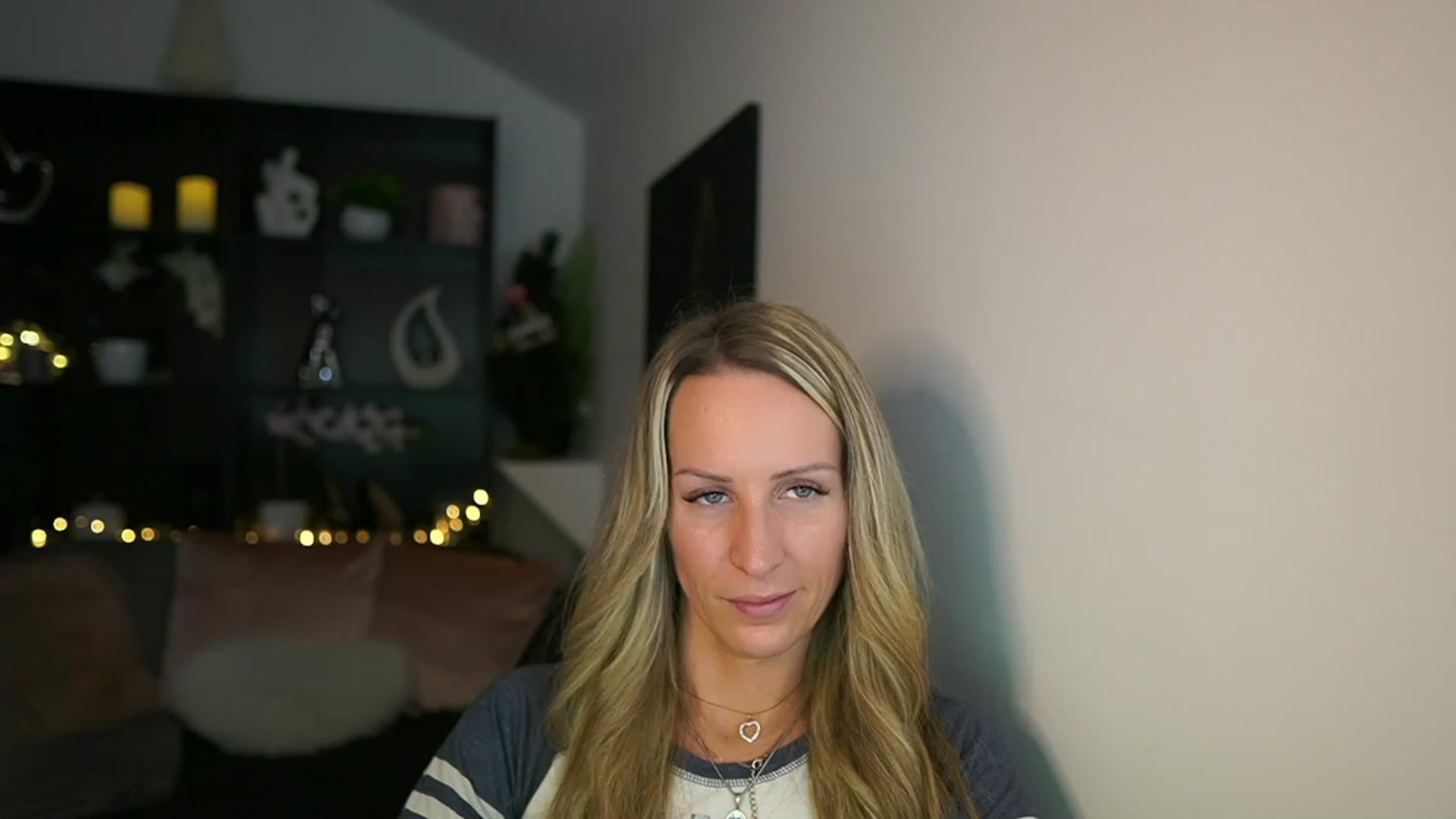 Gallery image thumbnail from Nikki__Sexx__'s myfreecams stream on, 12/14/2023, 22:20 image 13 of 20