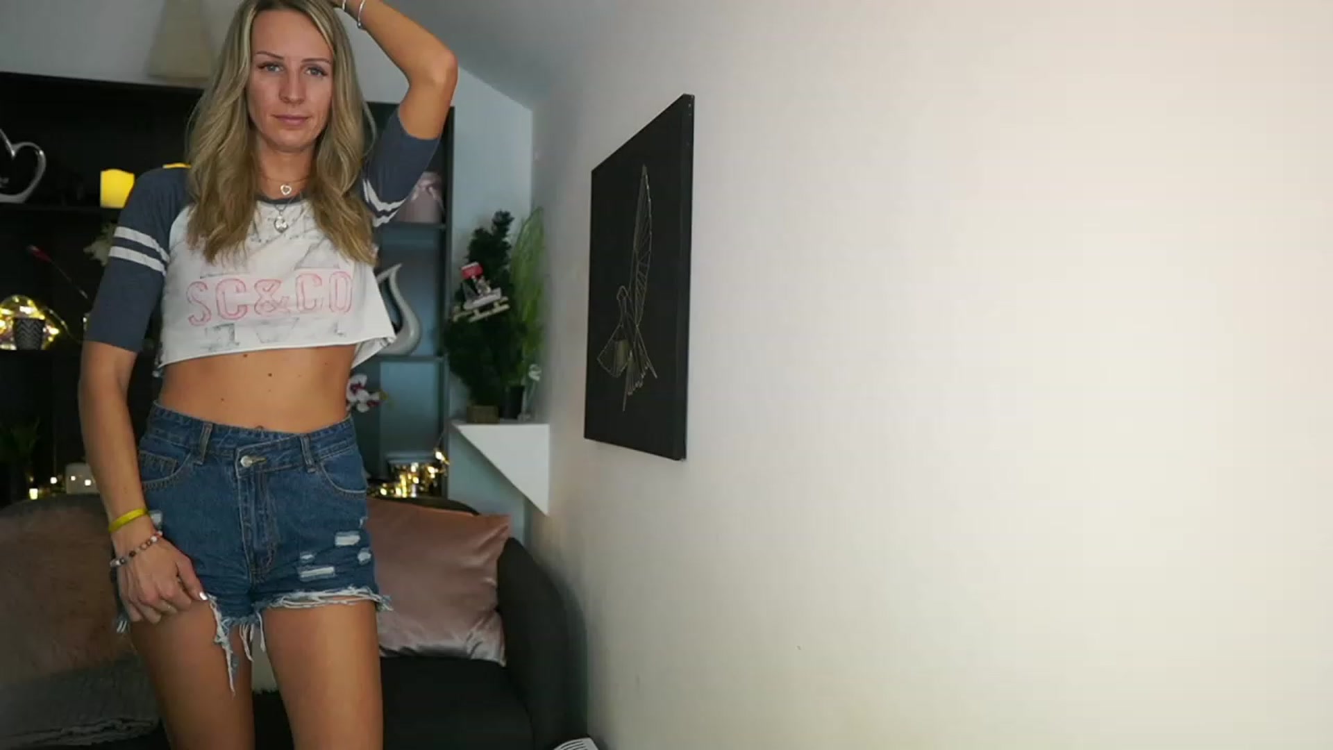 Gallery image thumbnail from Nikki__Sexx__'s myfreecams stream on, 12/14/2023, 22:20 image 5 of 20
