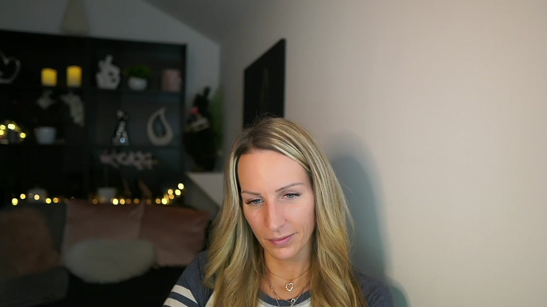 Gallery image thumbnail from Nikki__Sexx__'s myfreecams stream on, 12/14/2023, 22:20 image 18 of 20