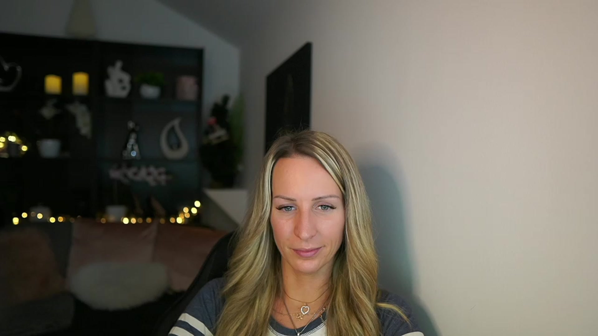 Gallery image thumbnail from Nikki__Sexx__'s myfreecams stream on, 12/14/2023, 22:20 image 1 of 20