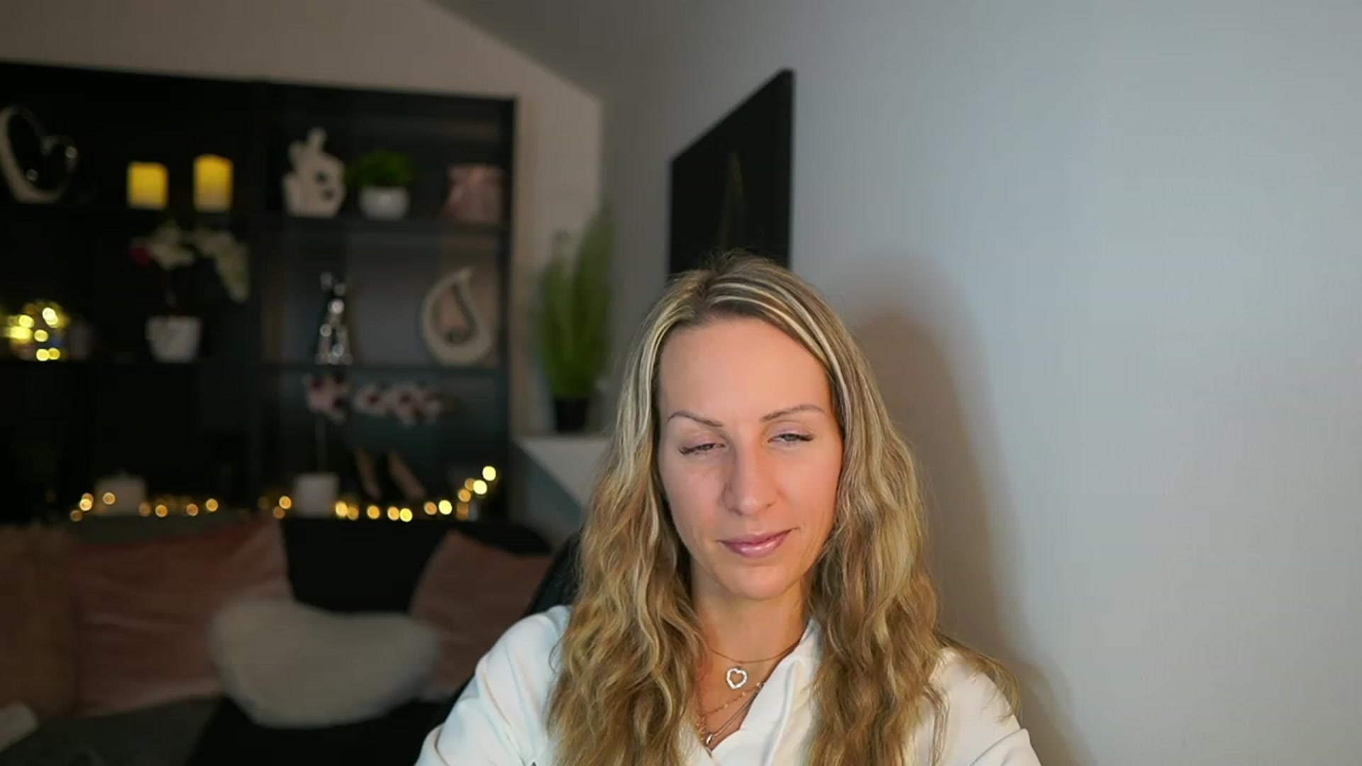 Gallery image thumbnail from Nikki__Sexx__'s myfreecams stream on, 01/08/2024, 19:33 image 18 of 20