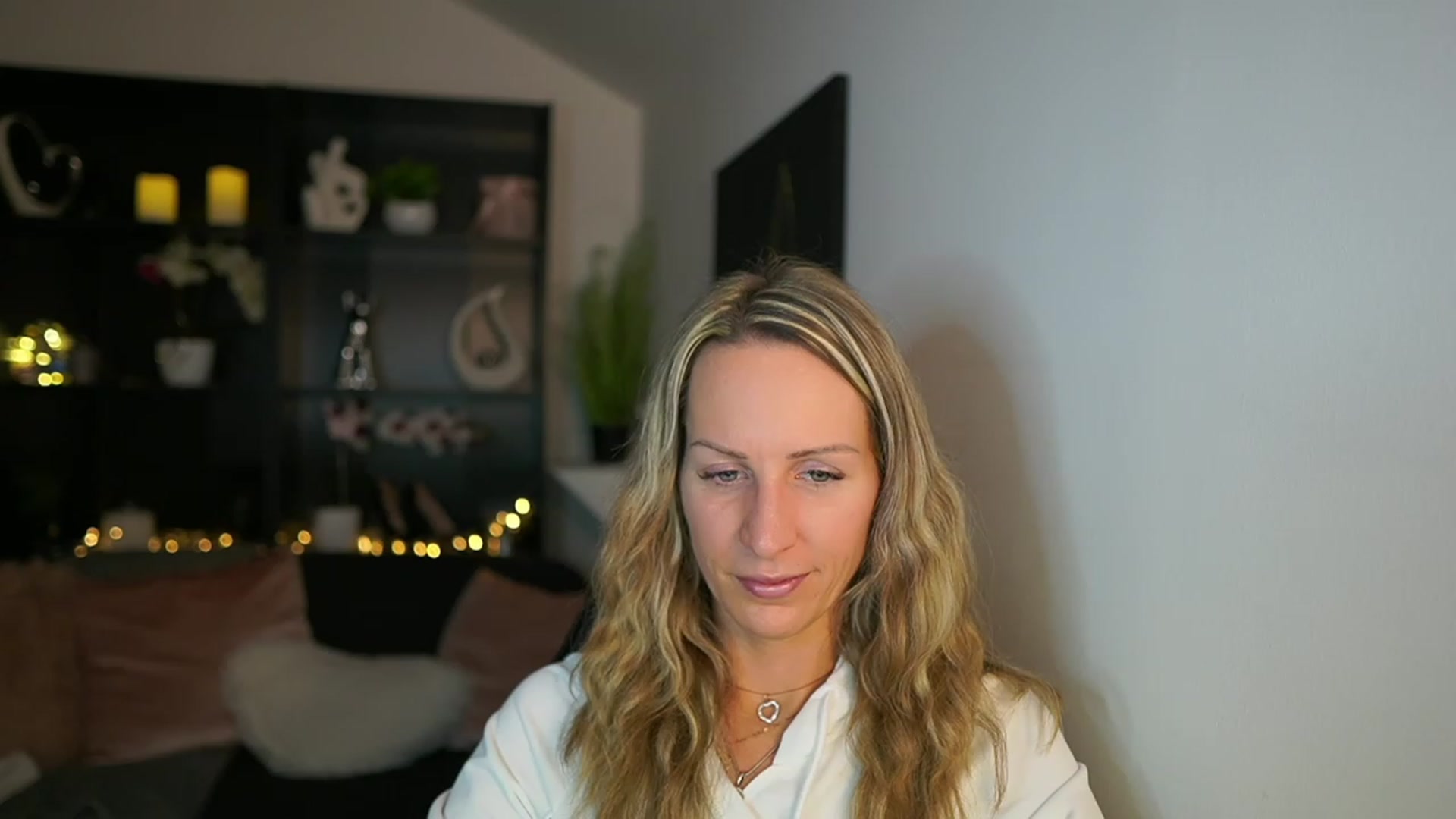 Gallery image thumbnail from Nikki__Sexx__'s myfreecams stream on, 01/08/2024, 19:33 image 14 of 20
