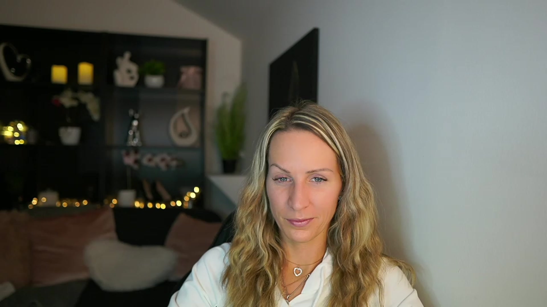 Gallery image thumbnail from Nikki__Sexx__'s myfreecams stream on, 01/08/2024, 19:33 image 20 of 20