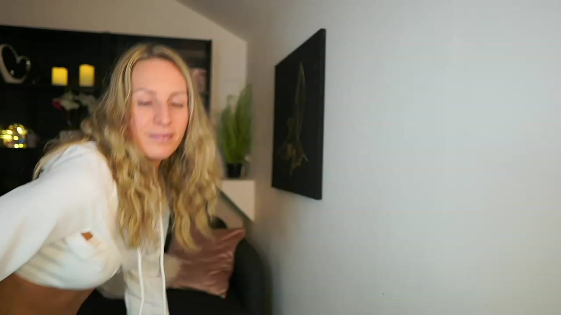 Gallery image thumbnail from Nikki__Sexx__'s myfreecams stream on, 01/08/2024, 19:33 image 2 of 20