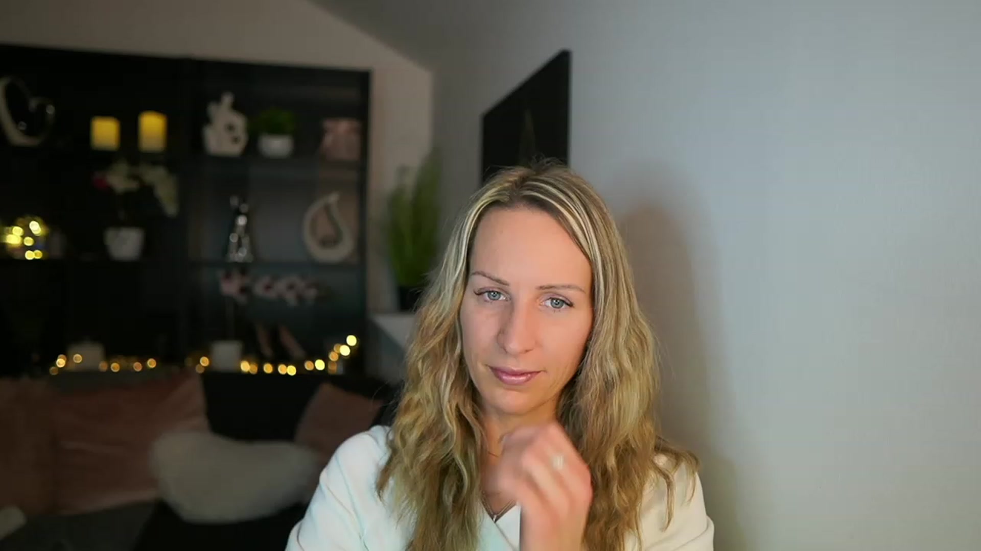 Gallery image thumbnail from Nikki__Sexx__'s myfreecams stream on, 01/08/2024, 19:33 image 5 of 20