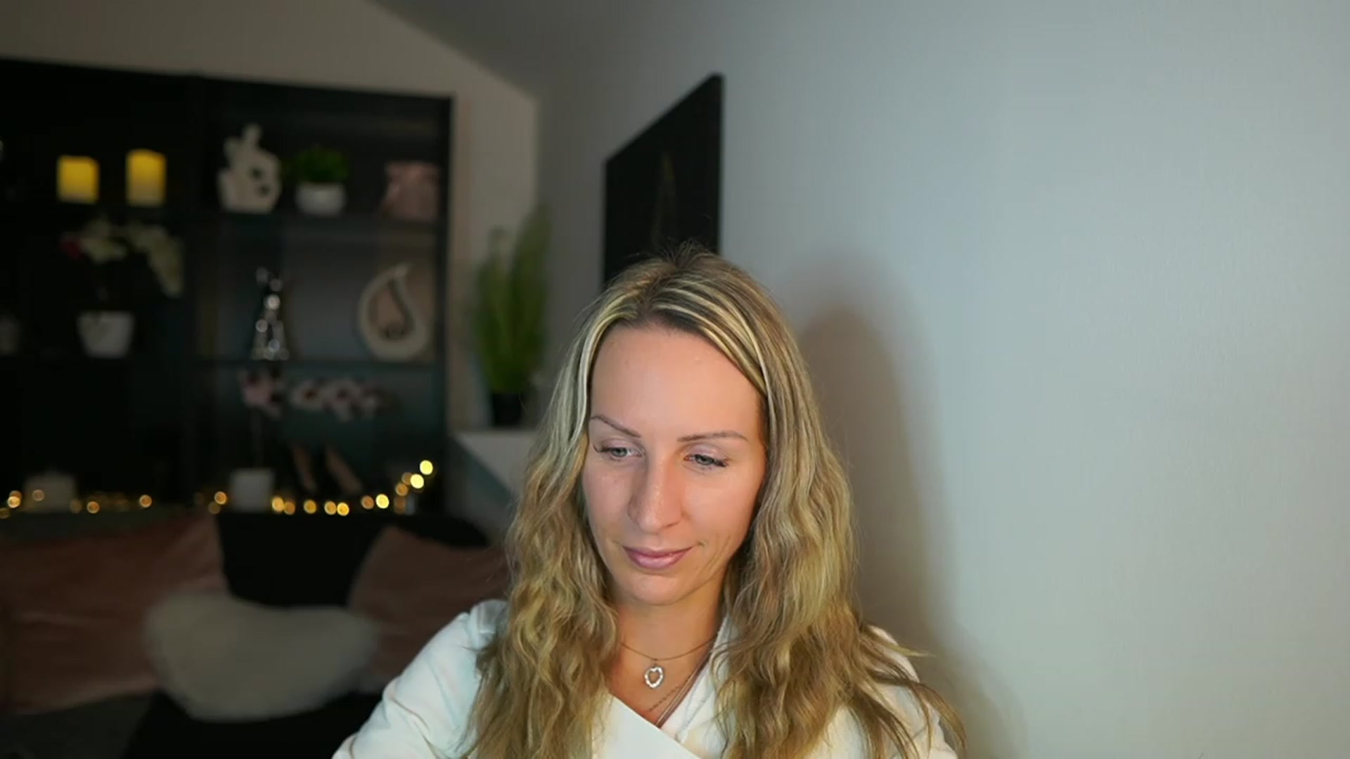 Gallery image thumbnail from Nikki__Sexx__'s myfreecams stream on, 01/08/2024, 21:36 image 13 of 20